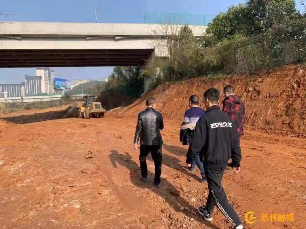 慈利縣建投集團、慈姑建材公司：現(xiàn)場踏勘建筑垃圾綜合治理項目建設(shè)情況